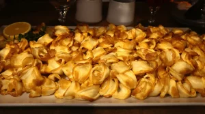 J’ai trouvé LA recette d’apéro pour les fêtes : mes roulés croustillants à la pâte filo prêts en 15 min font un tabac