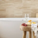 salle de bain travertin et bois